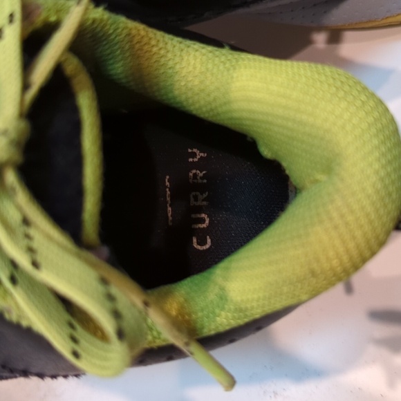 Under Armour Youth Curry Black/Green Boy's Sneakers Size 4Y - Picture 13 of 13